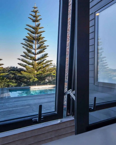 Aluminium window installation